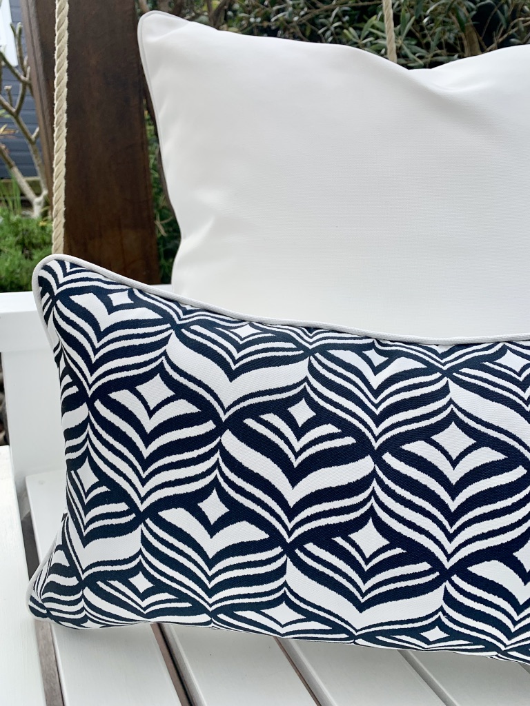 Avoca Navy outdoor cushion